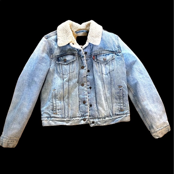 Levi's Jackets & Blazers - Levi’s Sherpa jacket